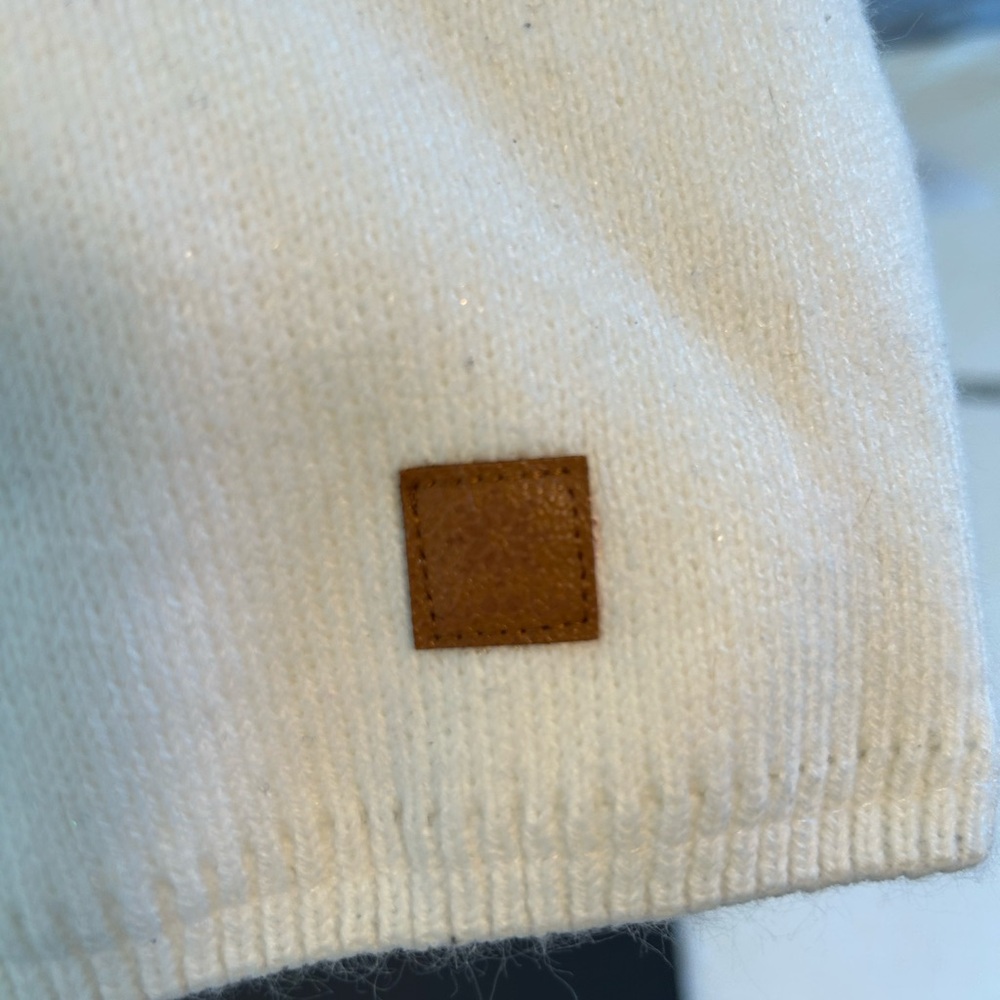 Kids Off-white cream Beanie hat faux fur Pom Pom - Picture 2 of 6